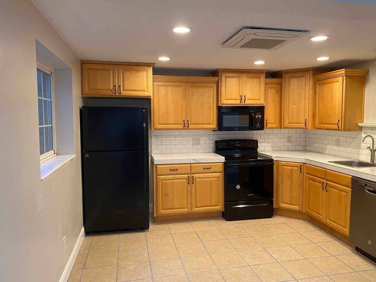 1534 W Jade Dr #C - Photo 2 of 14