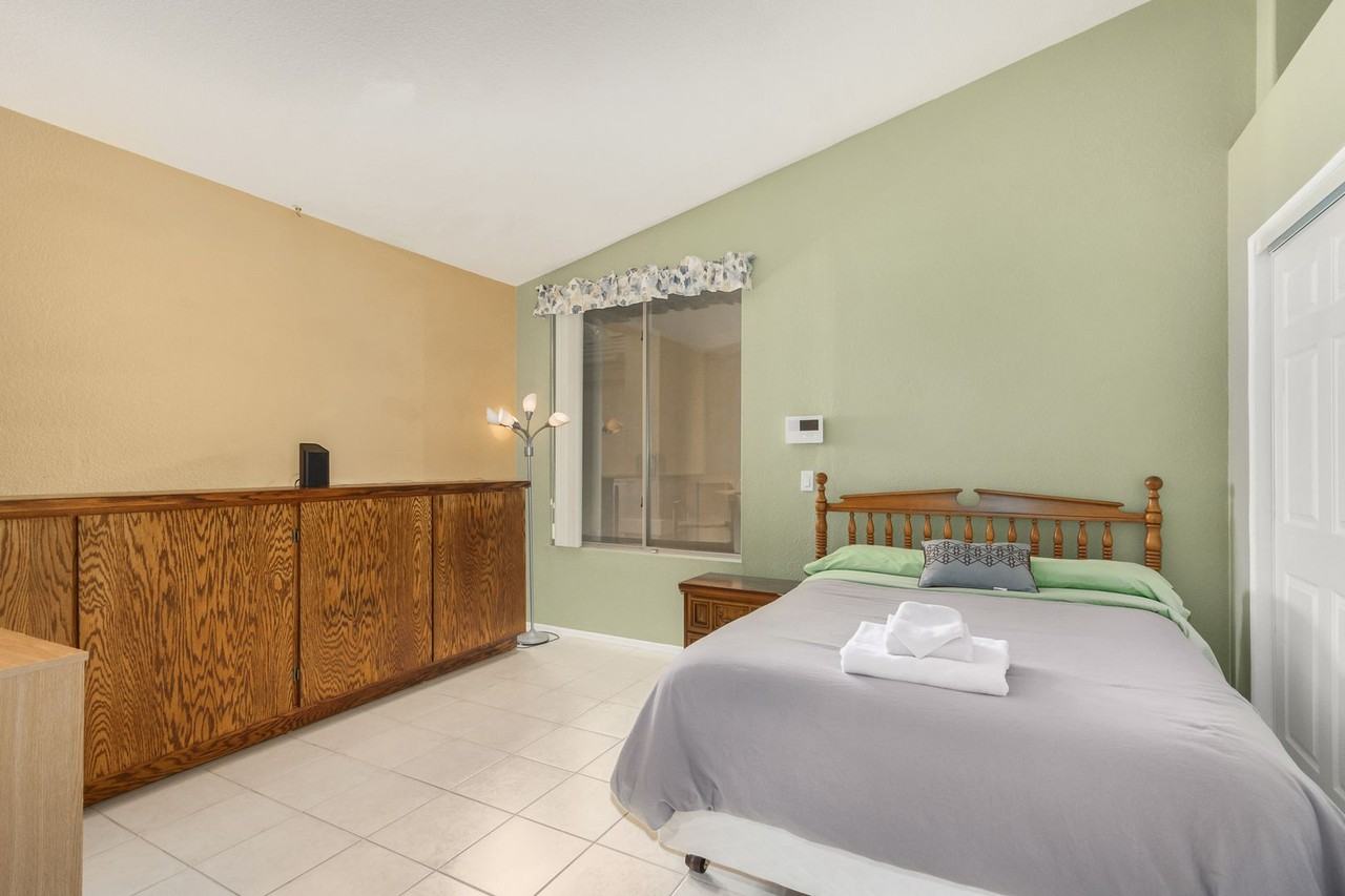 8440 W Alex Ave - Photo 4 of 44