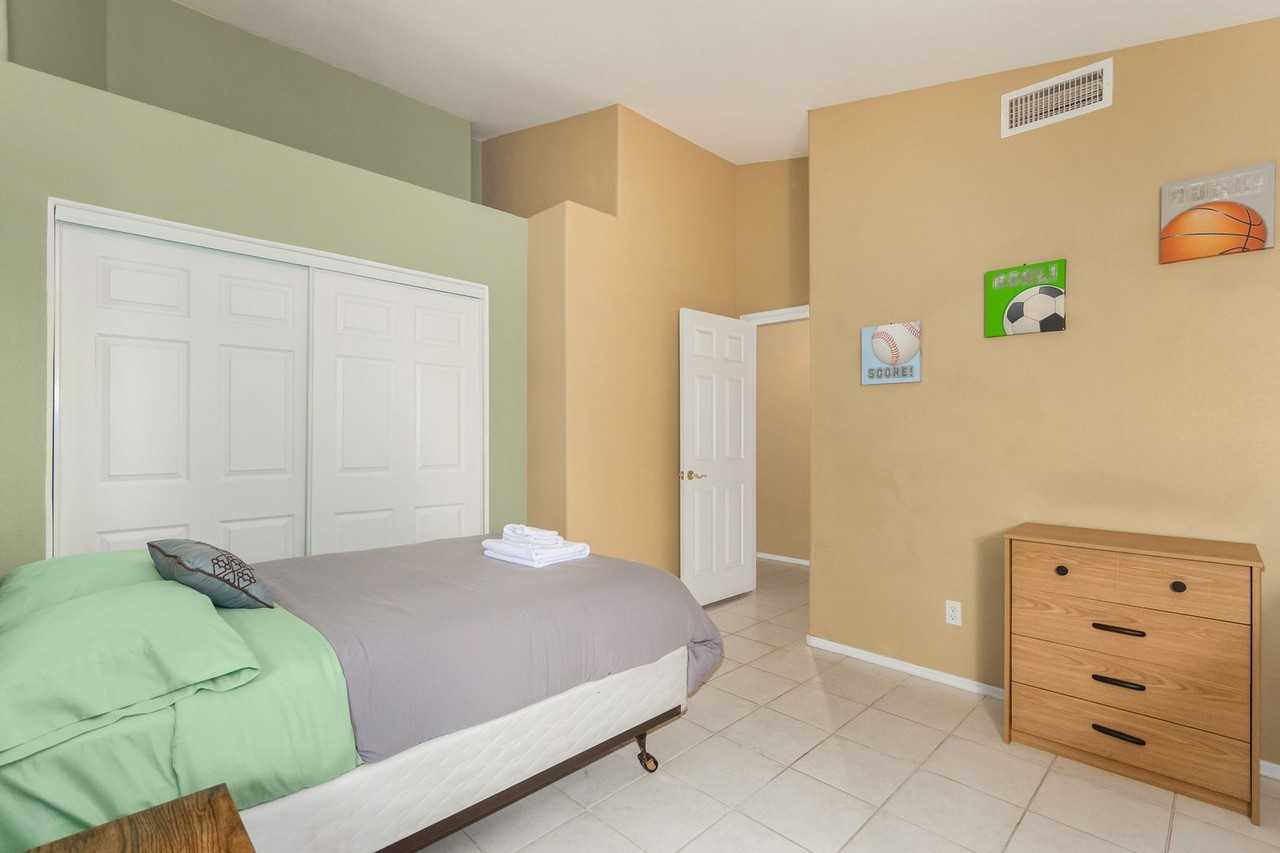 8440 W Alex Ave - Photo 5 of 44