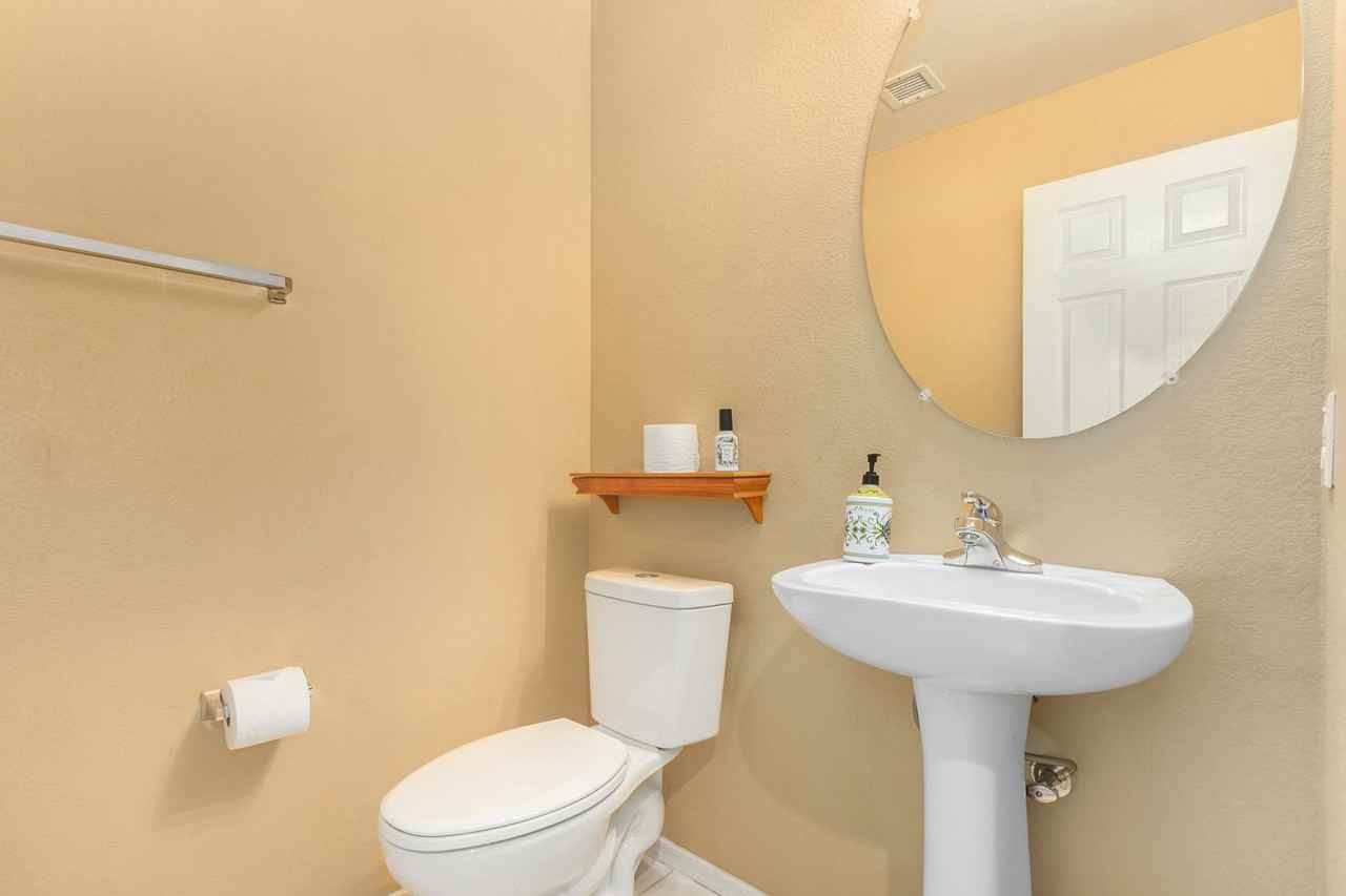 8440 W Alex Ave - Photo 6 of 44