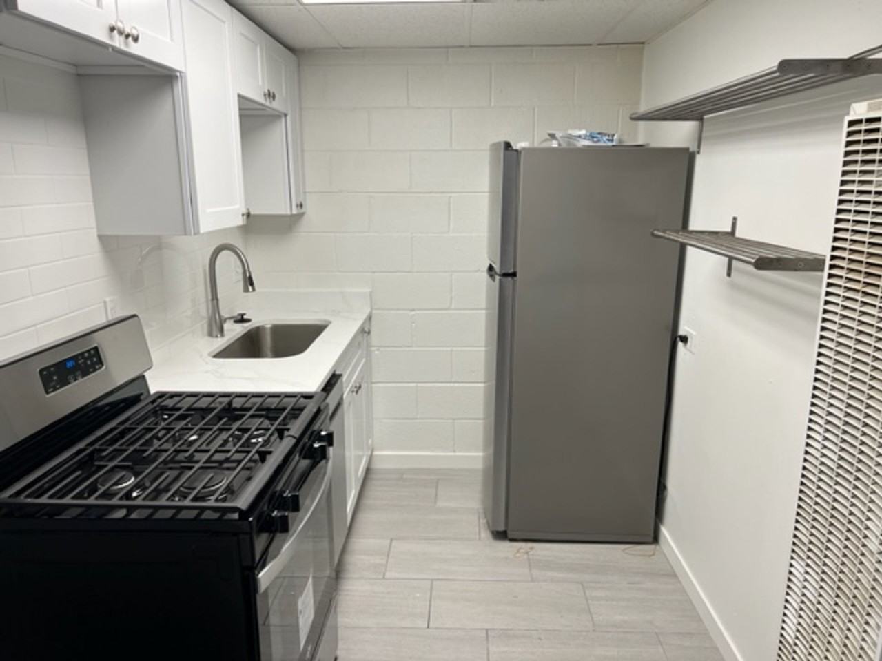 900 E apartments - Photo 2 of 3