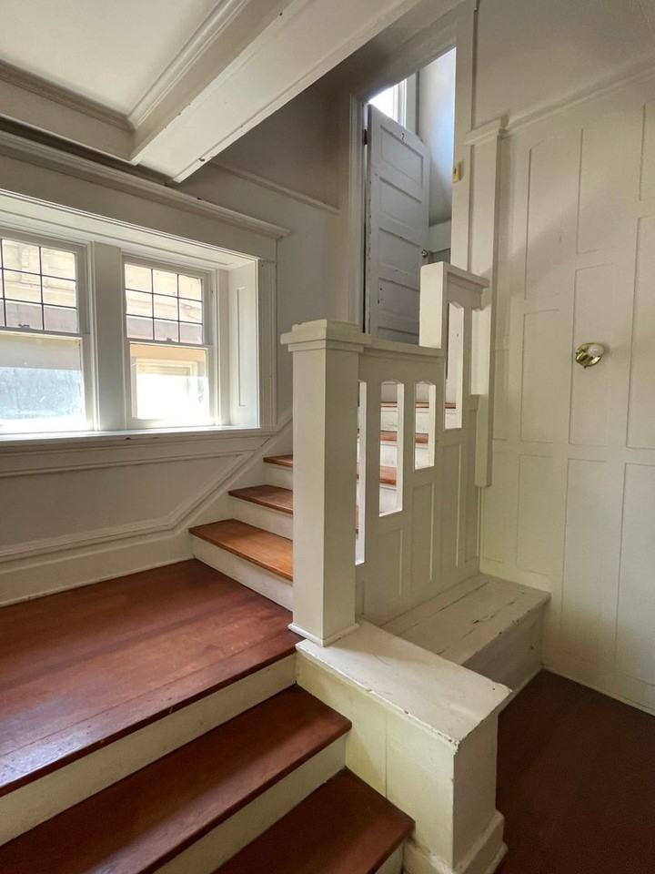 427 E 1st Ave #2 - Photo 3 of 13