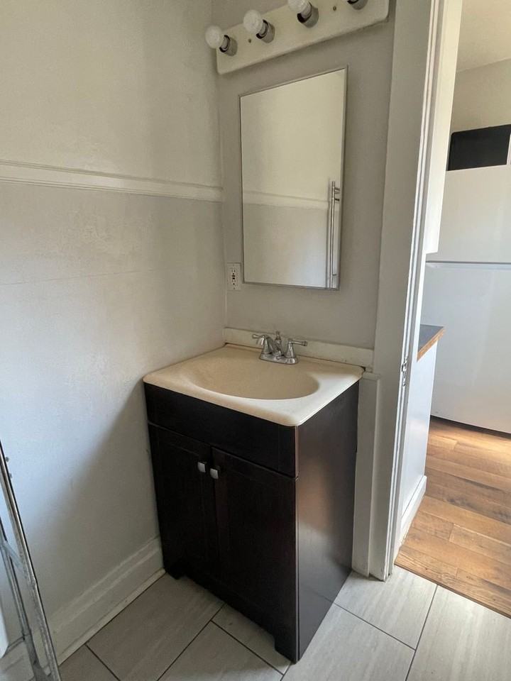 427 E 1st Ave #2 - Photo 7 of 13