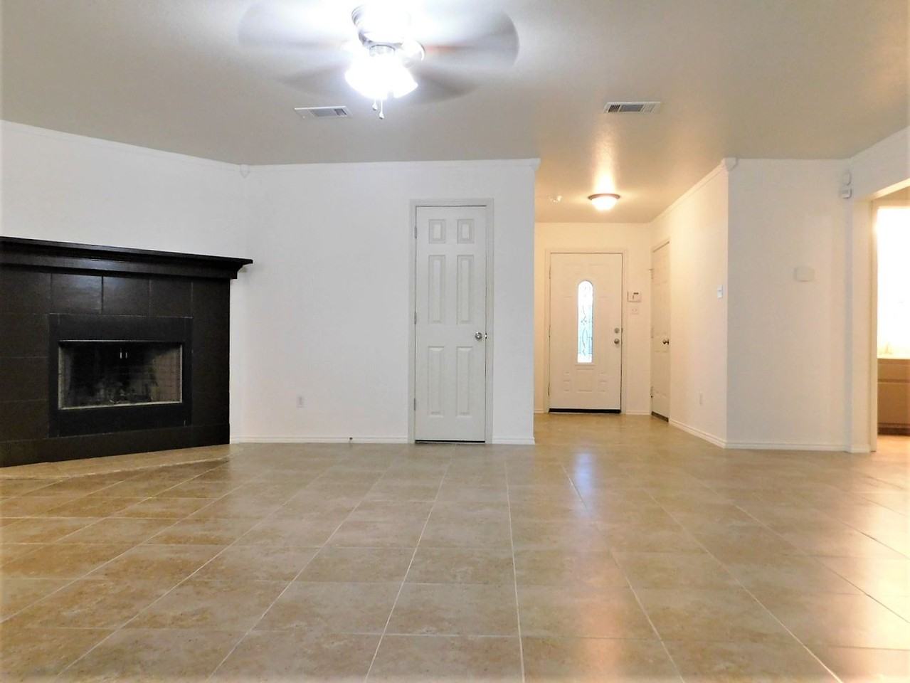 1102 Katelyn Cir - Photo 2 of 29