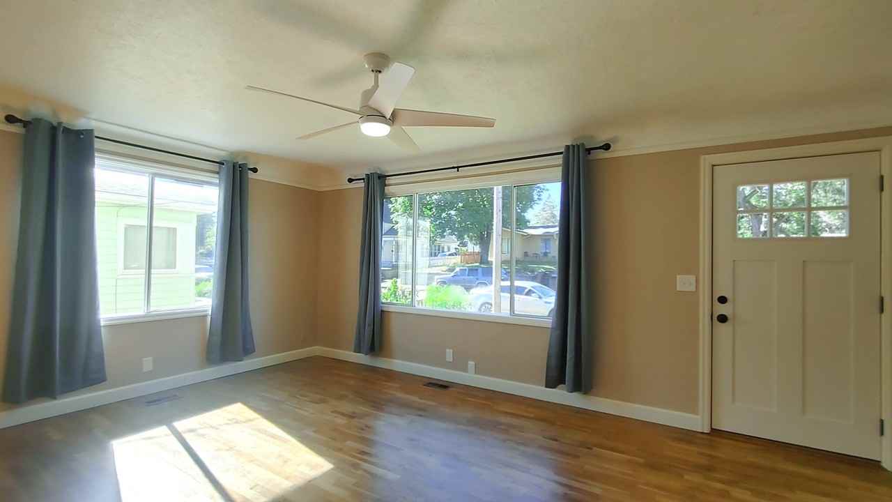 215 W Exeter St - Photo 3 of 23