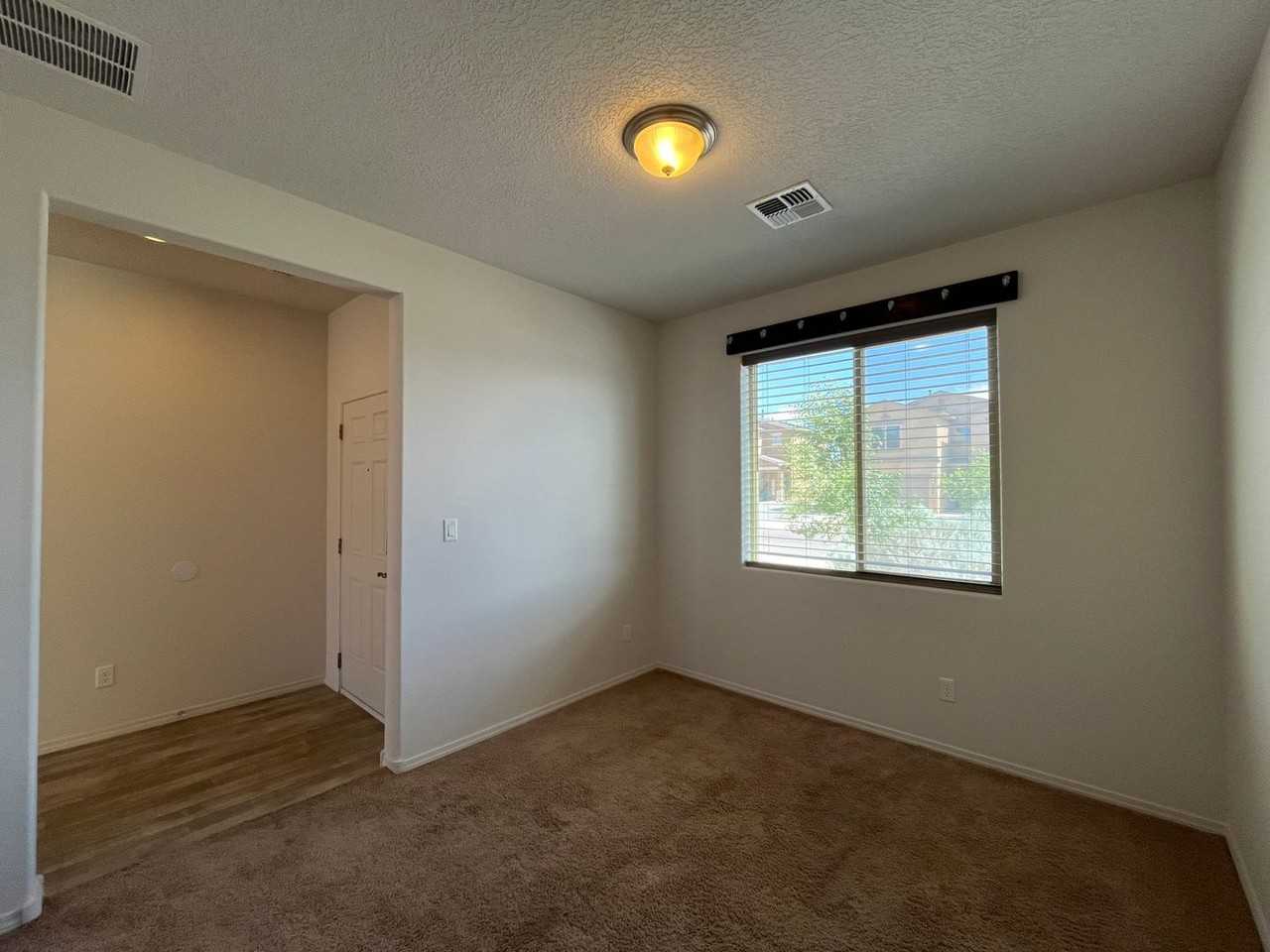 33 Vista Del Cerro Dr - Photo 3 of 28