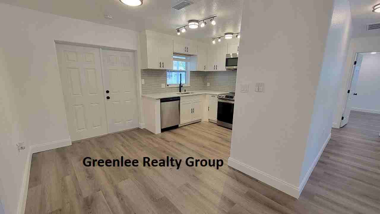 9517 Marlinton Ln - Photo 4 of 24