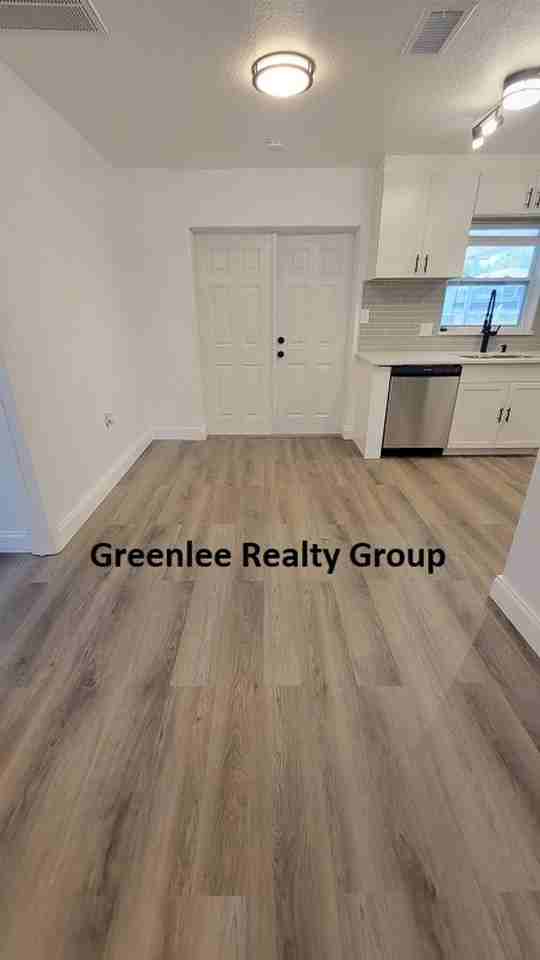 9517 Marlinton Ln - Photo 5 of 24