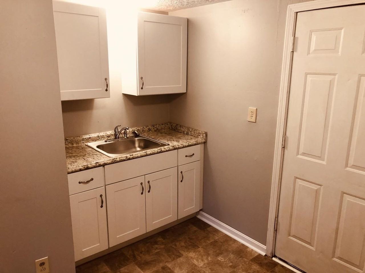 4012 Decoursey Ave - Photo 3 of 9