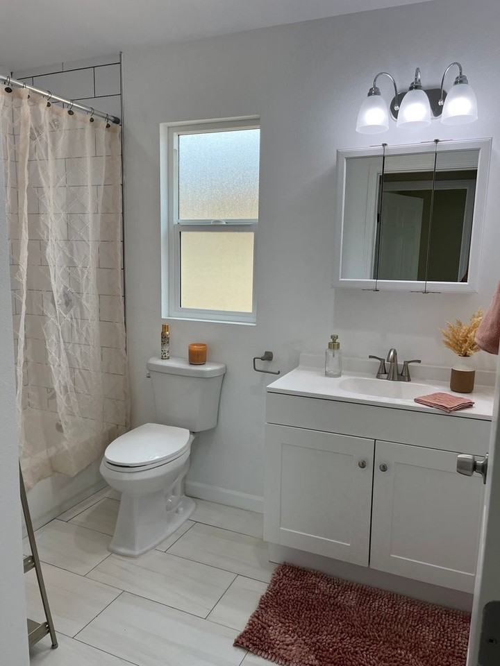 5352 Warren St - Photo 2 of 6