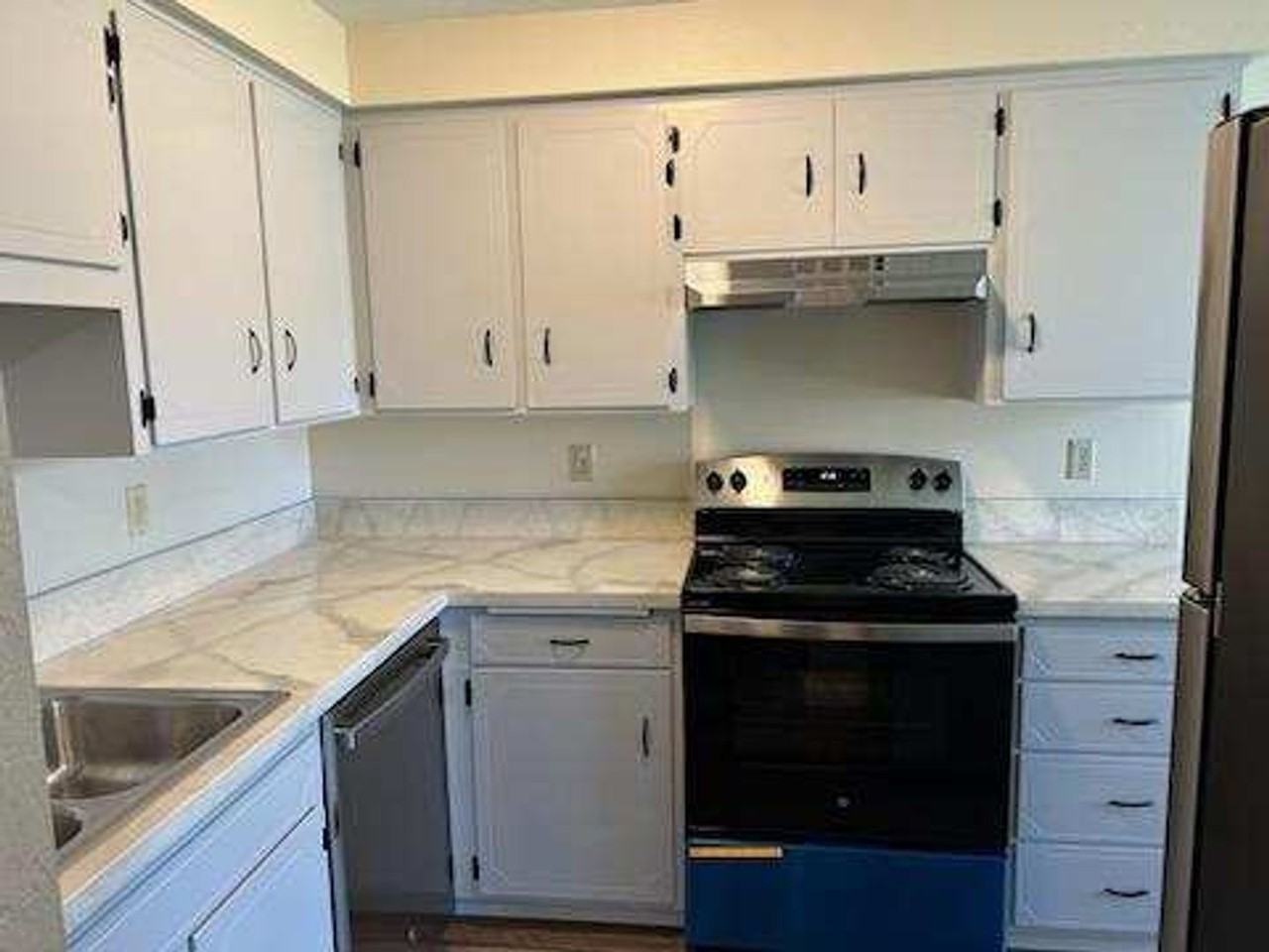 20/22 Kari Pl - Photo 3 of 7