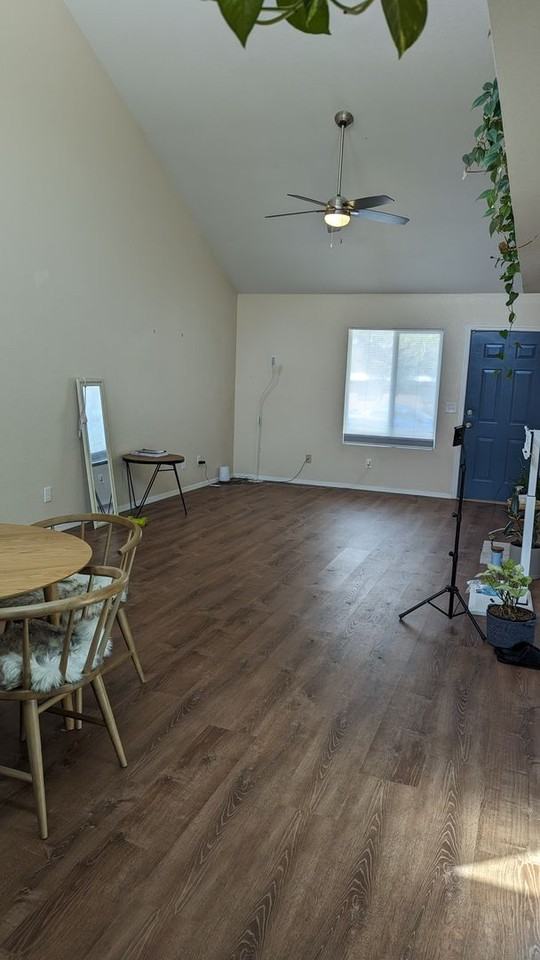 2717 N Pacific Dr - Photo 3 of 28