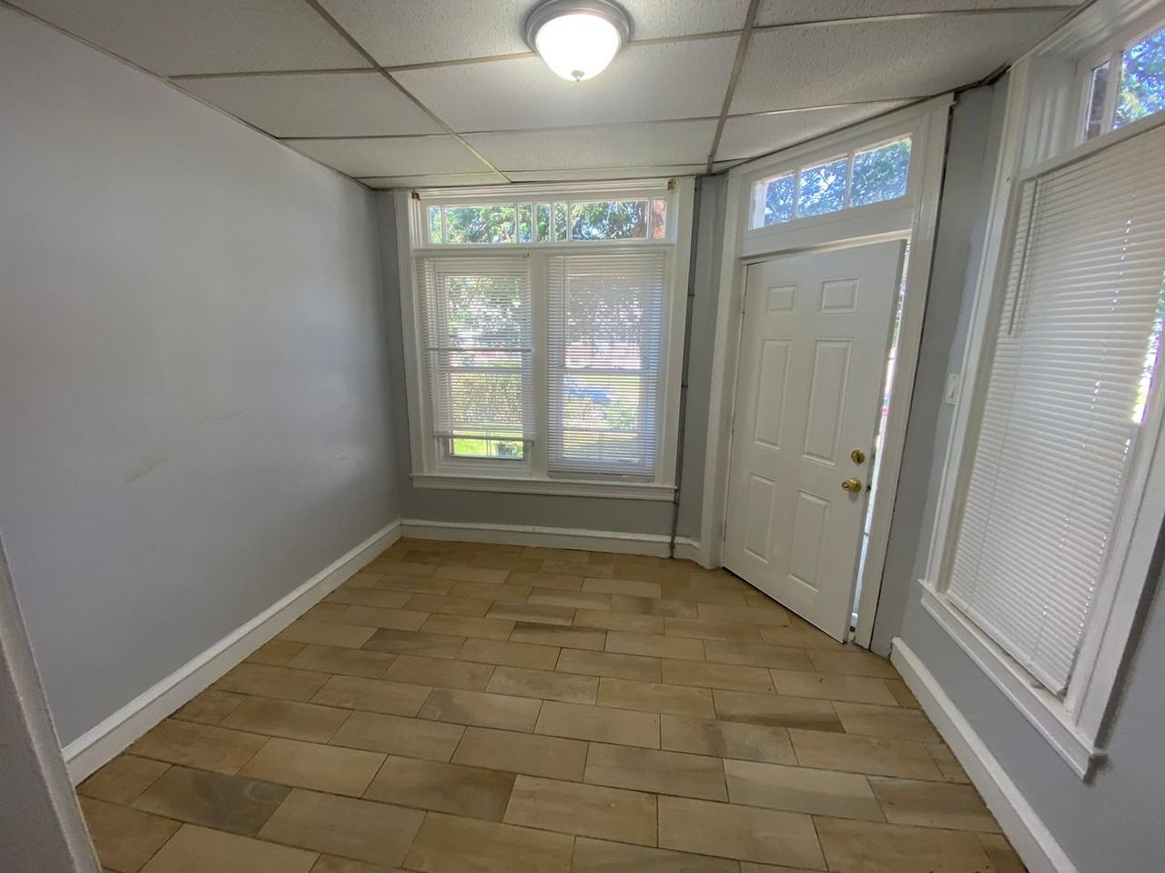 419 S 3rd St - Photo 3 of 18