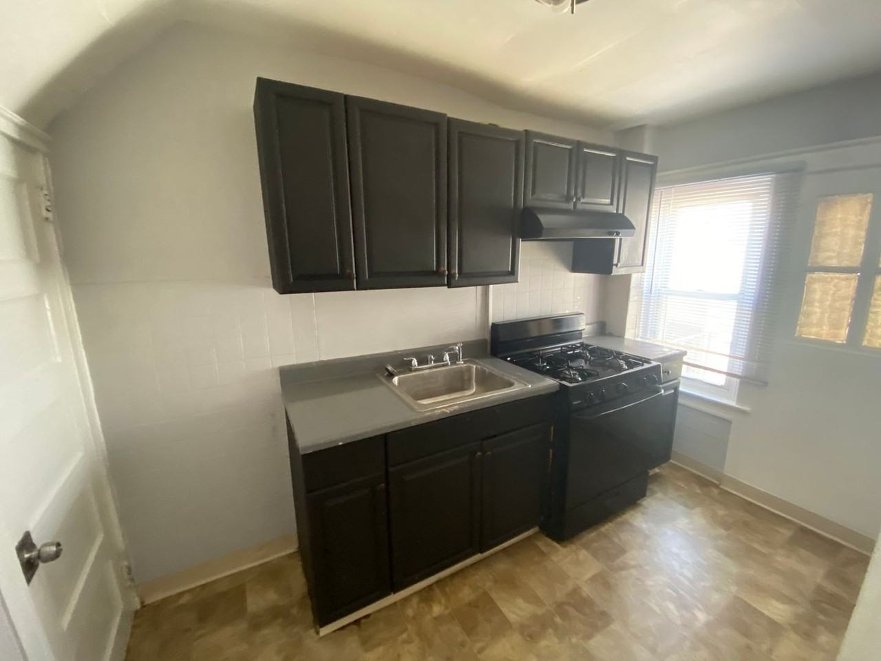 7125 Emerson Ave - Photo 4 of 10