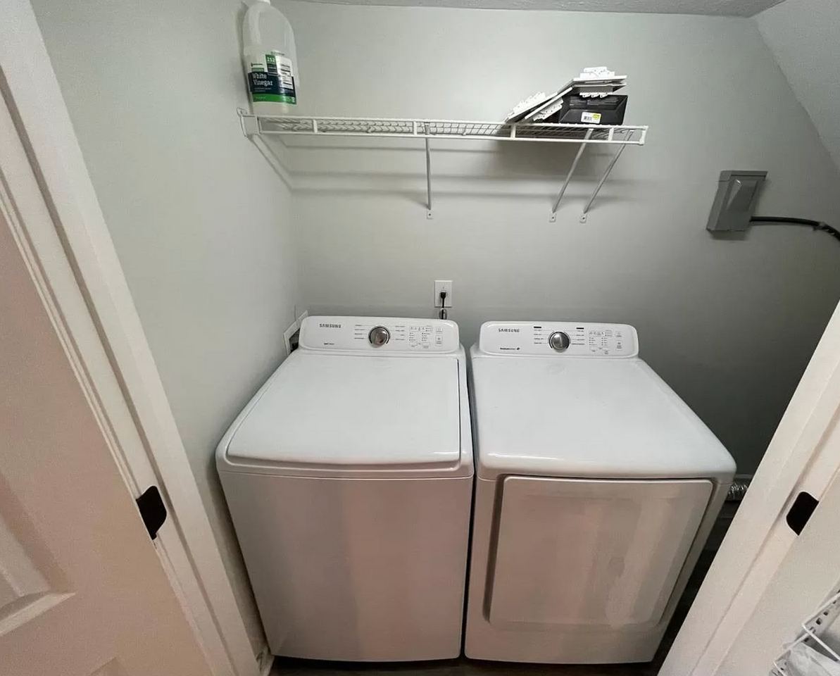 108 Old Tavern Cir - Photo 3 of 12