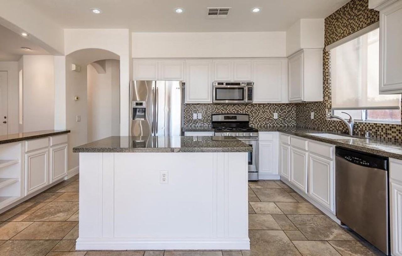 1024 Brinkman St - Photo 6 of 36