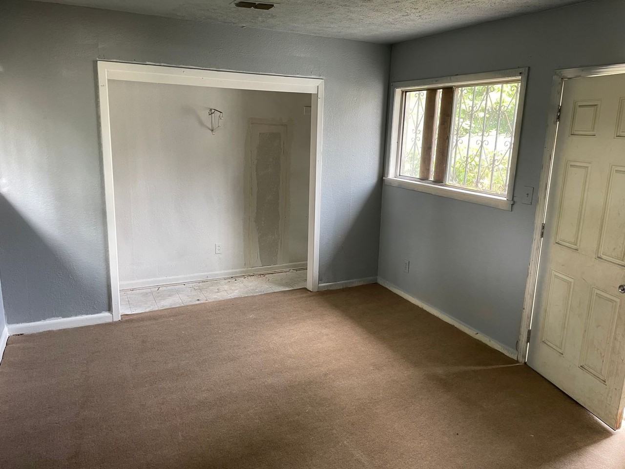 3310 Lillian St - Photo 5 of 15