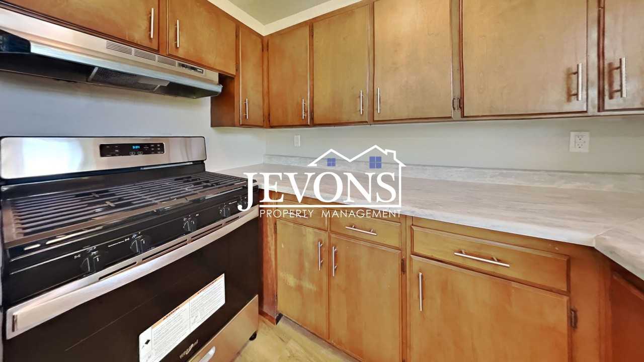 1816 S 259th St - Photo 3 of 45