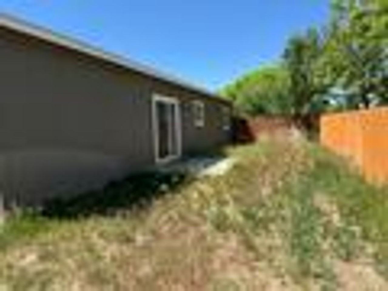 212 Sandy Ct - Photo 3 of 28