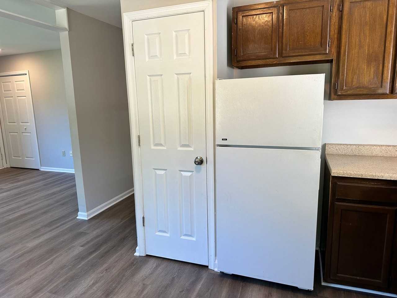 7451 Bellehaven Dr - Photo 3 of 12