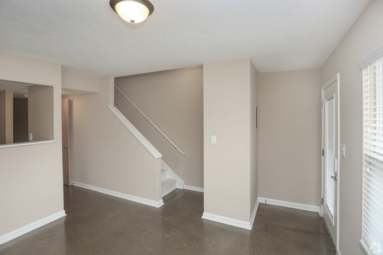 549 N Senate Ave - Photo 3 of 50