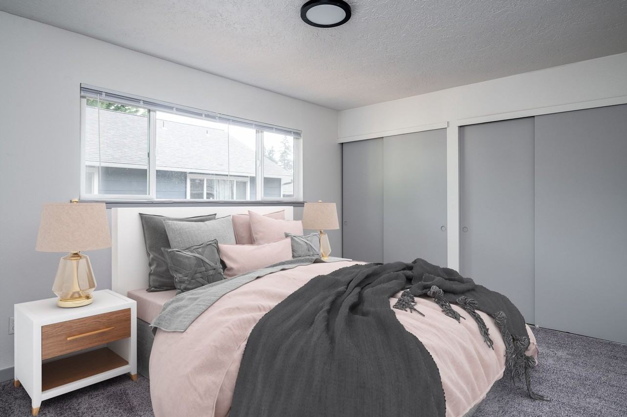 Bloc at 26th - Photo 5 of 25