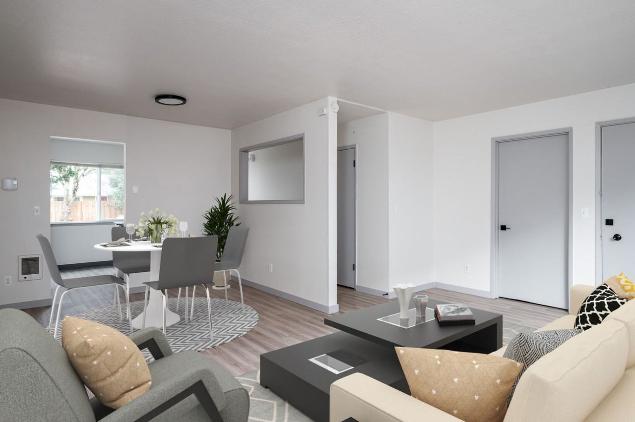 Bloc at 26th - Photo 6 of 25