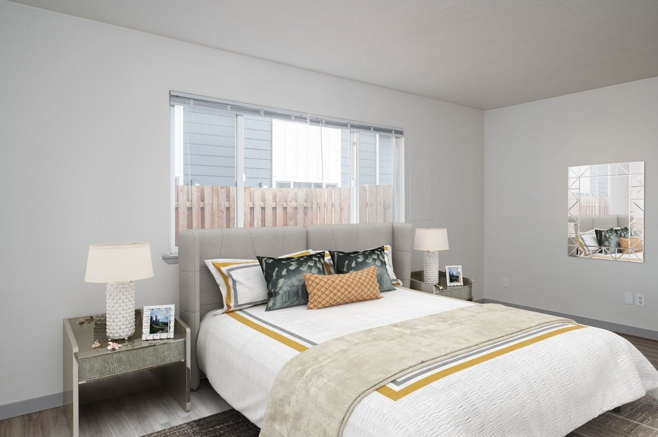 Bloc at 26th - Photo 7 of 25