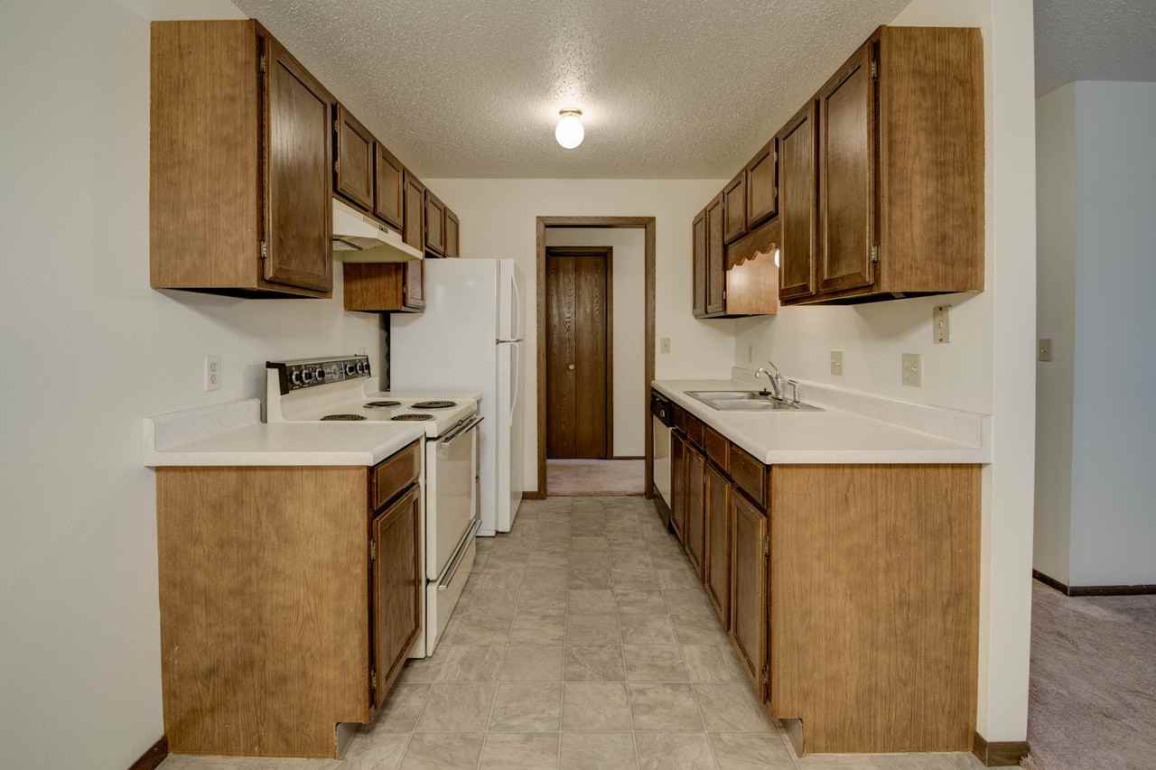 Glacial Manor - Photo 4 of 11