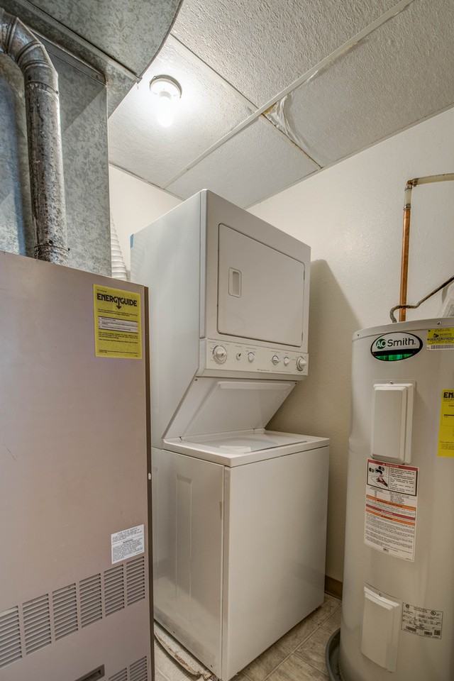 Glacial Manor - Photo 6 of 11