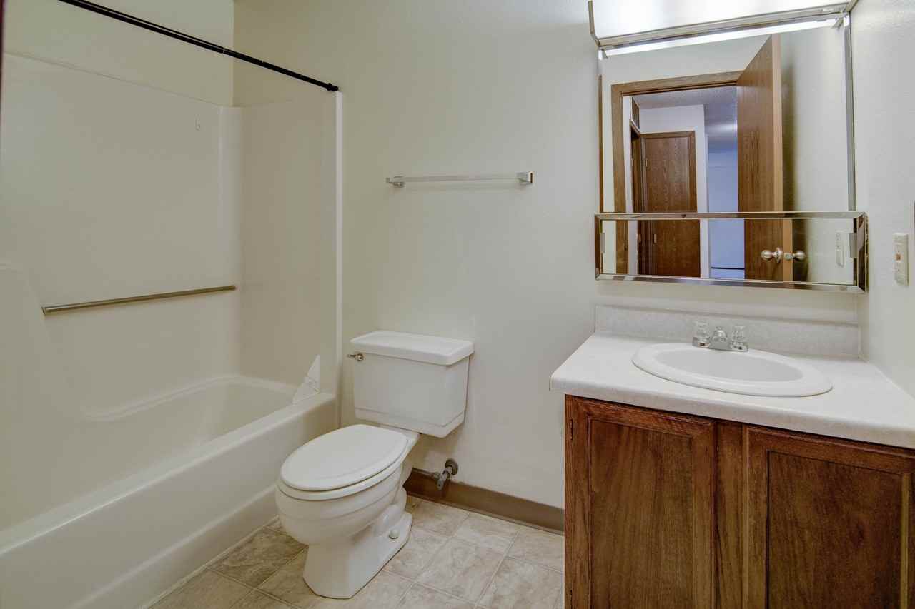 Glacial Manor - Photo 7 of 11