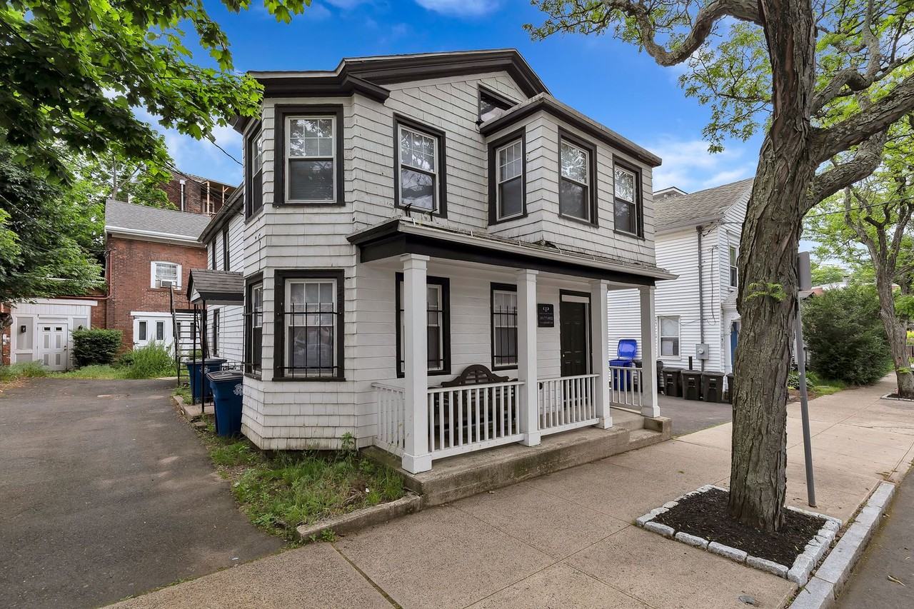 401 Crown Street - Photo 3 of 25