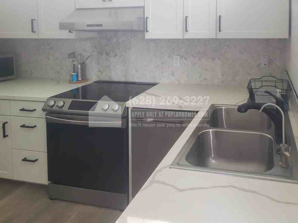 1476 Kenneth Dr - Photo 2 of 27