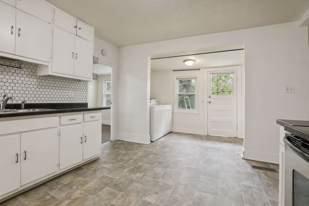 165 15th Ave Ne - Photo 3 of 19