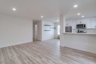Welcome Surf House Villas E, a newly renovated luxury apartment community in the heart of Pacific Beach, San Diego. - Photo 1 of 1