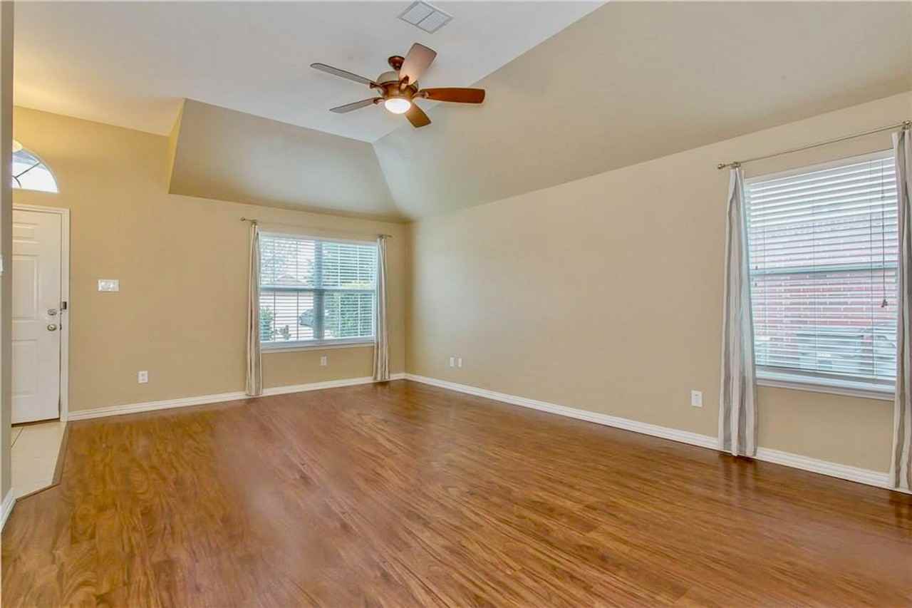 1905 Caddo St - Photo 2 of 22