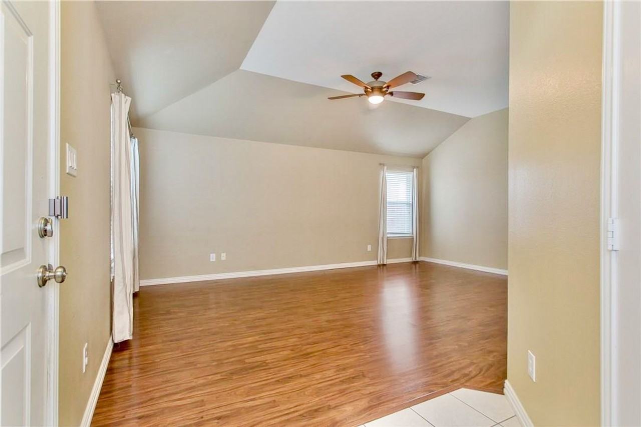 1905 Caddo St - Photo 3 of 22