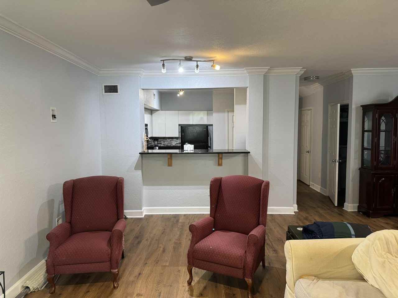 204 East South Street #1055 - Photo 7 of 19