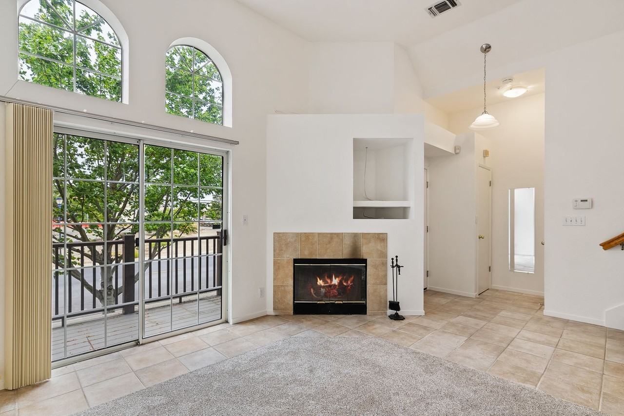 470 E 2nd St - Photo 4 of 18