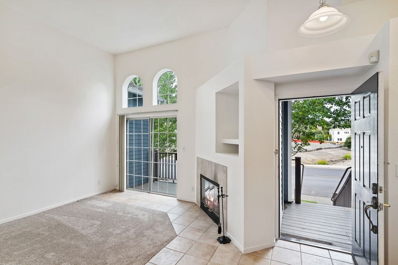 470 E 2nd St - Photo 5 of 18