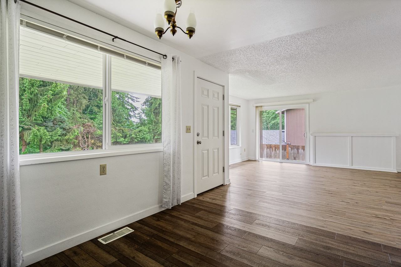 9411 147th Street Ct E #9411 - Photo 4 of 17