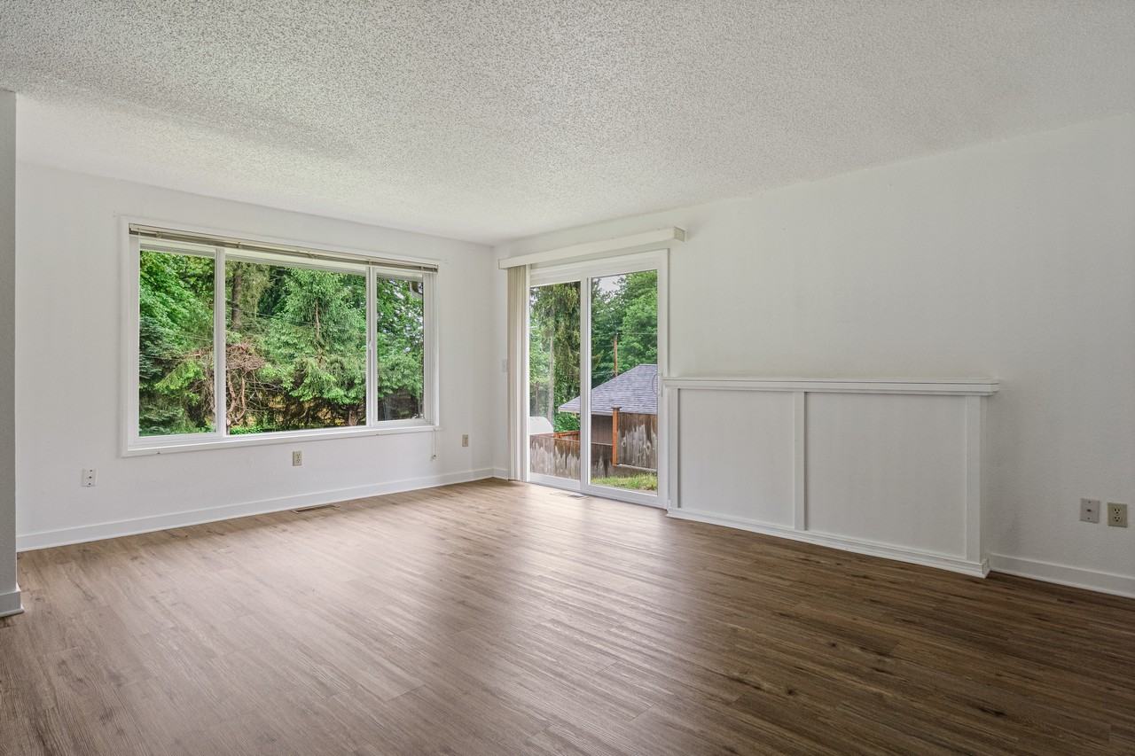 9411 147th Street Ct E #9411 - Photo 6 of 17