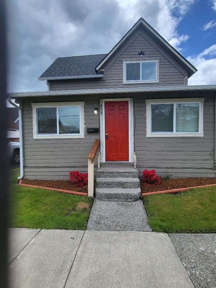 608 W Pine St - Photo 3 of 29
