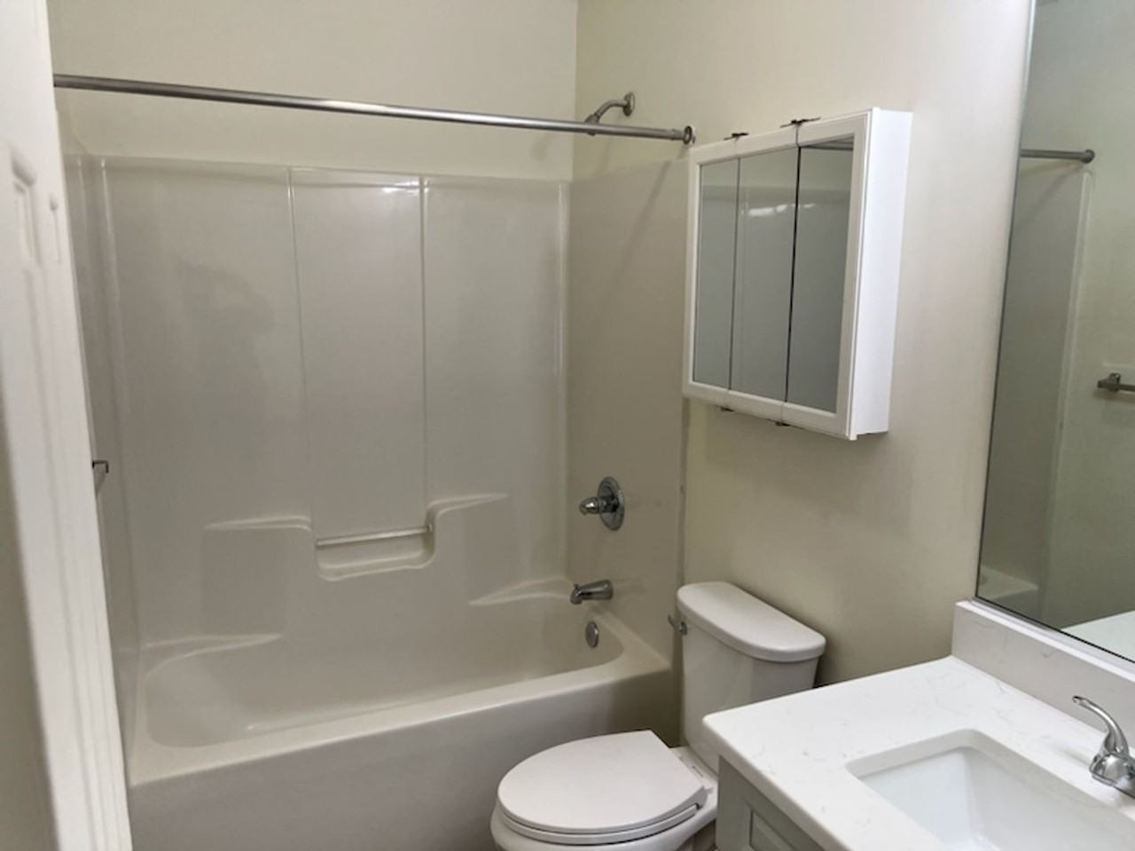 1316 Ardmore Dr - Photo 4 of 12