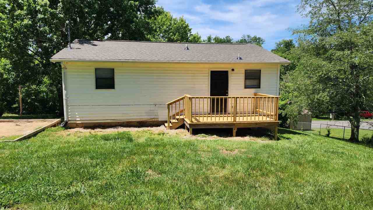 2456 Fairview Rd - Photo 3 of 15