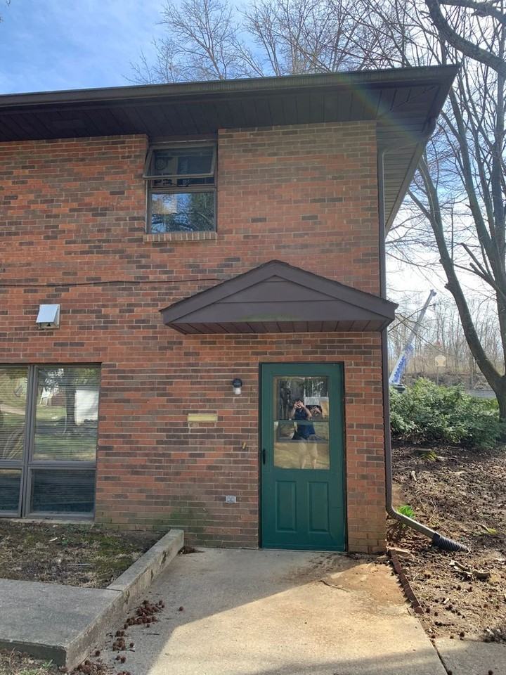 203 E 14th St - Photo 2 of 18