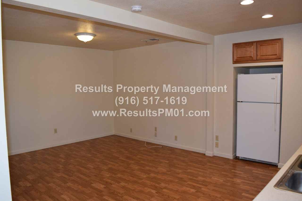 139 Riverside Ave Unit B - Photo 3 of 9