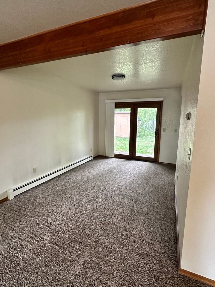 1141 N Elsinore Avenue - DD - Photo 3 of 8