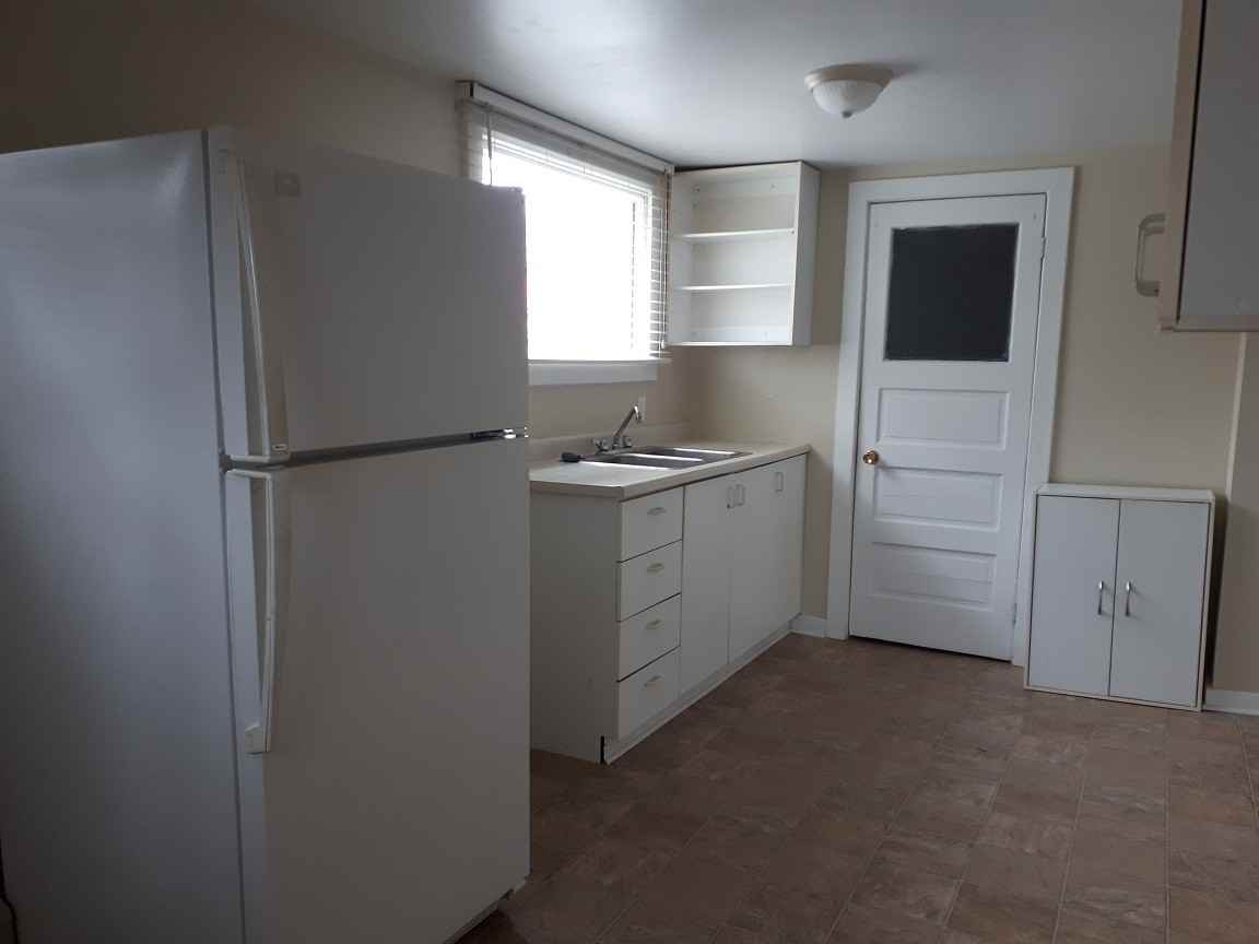 184 Christina St S #2 - Photo 4 of 8