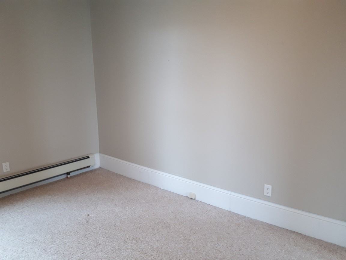 184 Christina St S #2 - Photo 6 of 8